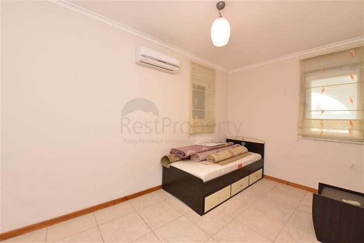 Вилла городского типа в 250 метрах от моря