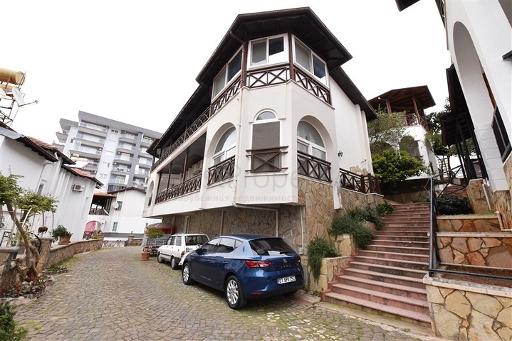 Вилла городского типа в 250 метрах от моря