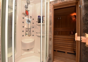 Вилла городского типа в 250 метрах от моря