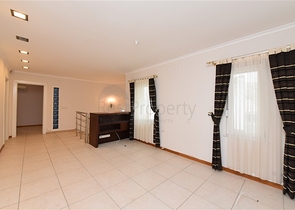 Вилла городского типа в 250 метрах от моря