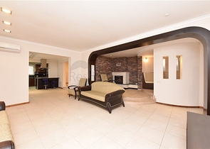 Вилла городского типа в 250 метрах от моря