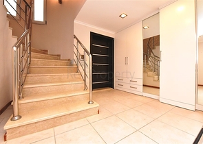 Вилла городского типа в 250 метрах от моря