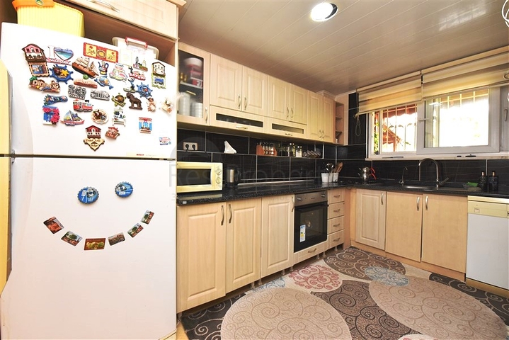 Вилла 4+1 с видом на море в районе Демирташ