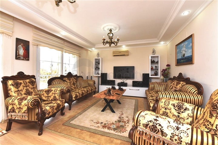 Вилла 4+1 с видом на море в районе Демирташ