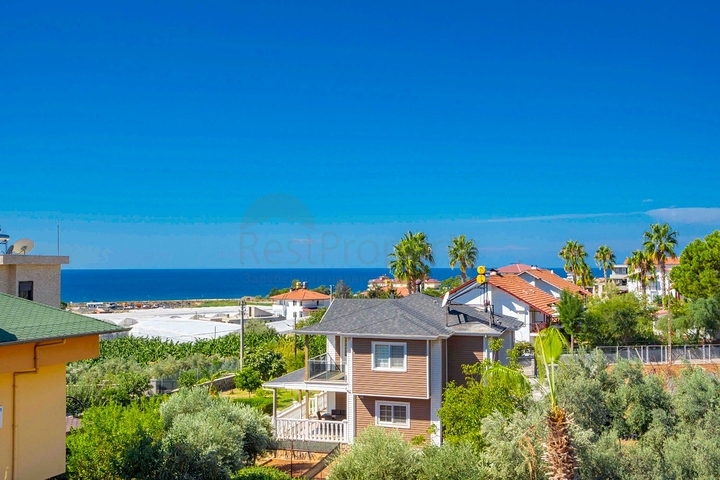 Вилла 4+1 с видом на море в районе Демирташ