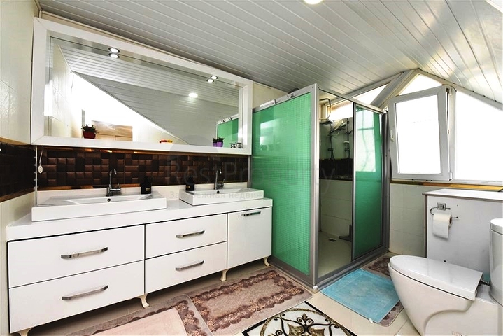 Вилла 4+1 с видом на море в районе Демирташ