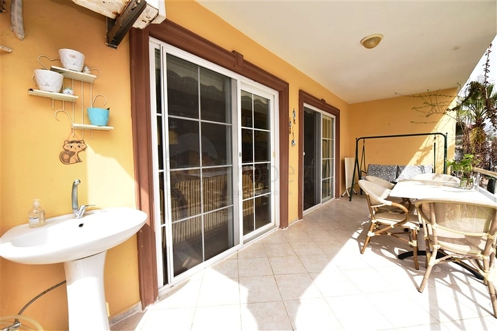 Вилла 4+1 с видом на море в районе Демирташ