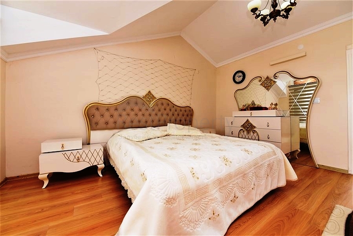 Вилла 4+1 с видом на море в районе Демирташ