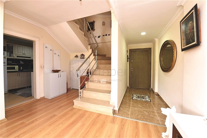 Вилла 4+1 с видом на море в районе Демирташ