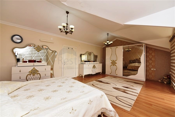 Вилла 4+1 с видом на море в районе Демирташ