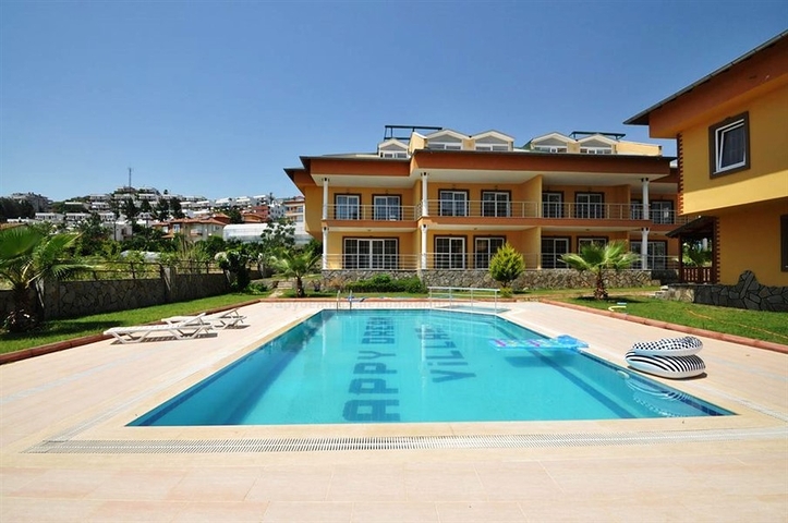 Вилла 4+1 с видом на море в районе Демирташ