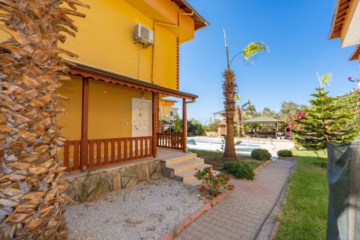 Вилла 4+1 с видом на море в районе Демирташ