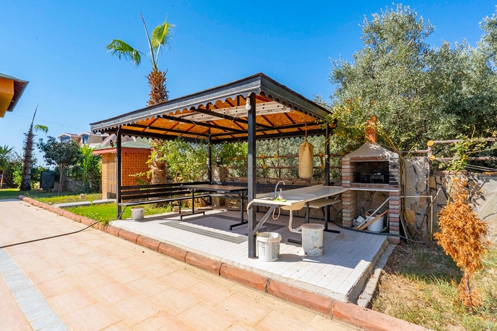 Вилла 4+1 с видом на море в районе Демирташ