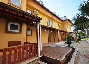 Вилла 4+1 с видом на море в районе Демирташ