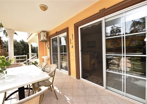 Вилла 4+1 с видом на море в районе Демирташ