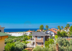 Вилла 4+1 с видом на море в районе Демирташ