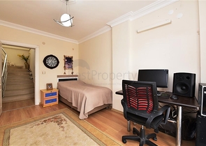 Вилла 4+1 с видом на море в районе Демирташ