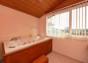 Вилла 4+1 с видом на море в районе Демирташ