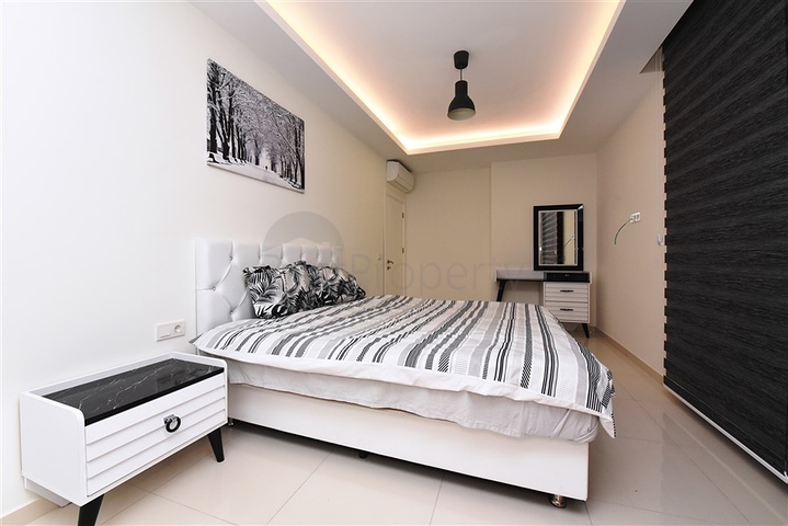 Меблированная трехкомнатная квартира