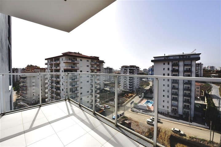 Меблированная трехкомнатная квартира