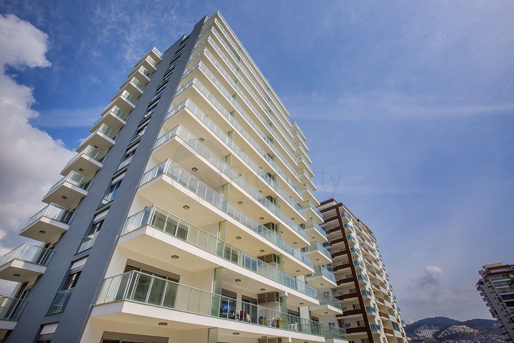 Меблированная трехкомнатная квартира