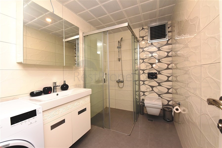 Меблированная трехкомнатная квартира