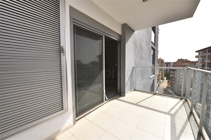 Меблированная трехкомнатная квартира