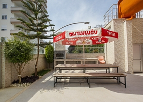 Меблированная трехкомнатная квартира