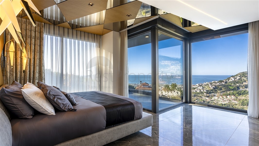 Шикарные виллы с панорамным видом на Средиземное море