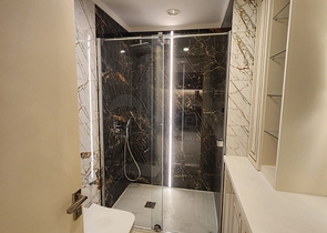 Двухкомнатная квартира в комплексе на первой линии в Махмутларе