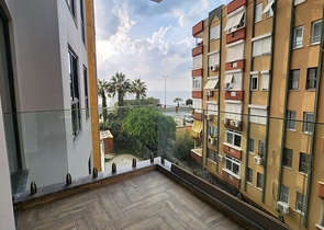 Двухкомнатная квартира в комплексе на первой линии в Махмутларе