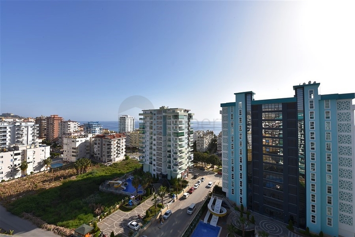 Трехкомнатный пентхаус в районе Махмутлар 