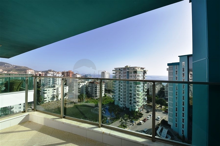 Трехкомнатный пентхаус в районе Махмутлар 