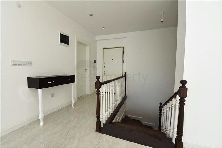 Трехкомнатный пентхаус в районе Махмутлар 