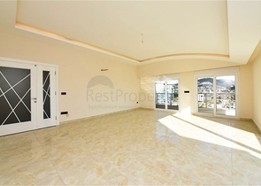 Пентхаус 3+1 с видом на море в районе Махмутлар