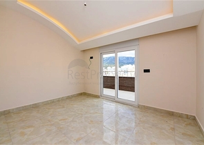 Пентхаус 3+1 с видом на море в районе Махмутлар