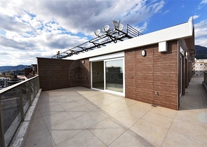 Пентхаус 3+1 с видом на море в районе Махмутлар