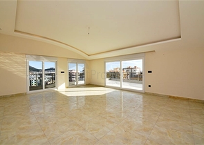 Пентхаус 3+1 с видом на море в районе Махмутлар