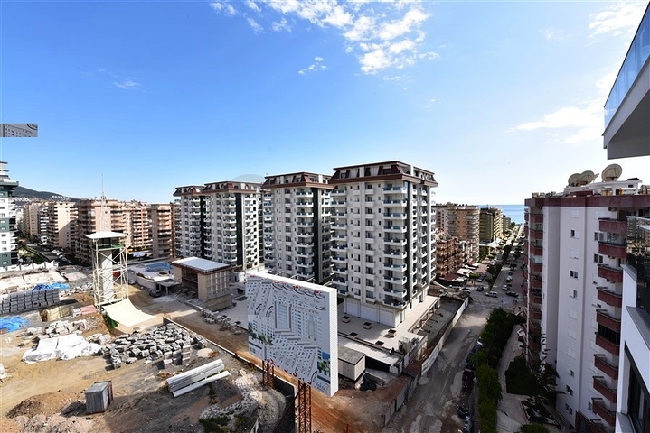 Трехкомнатный пентхаус в новостройке