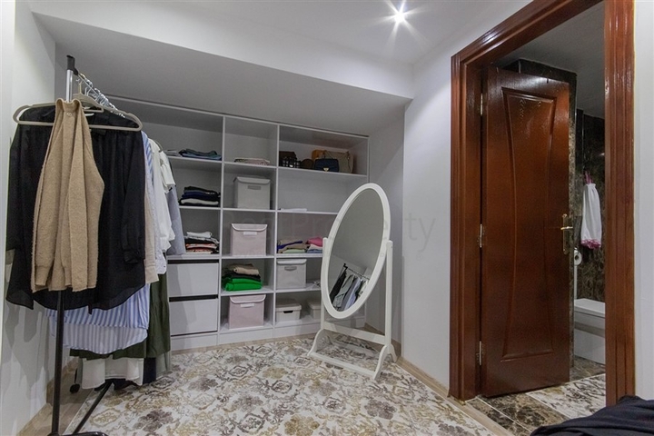 Садовый дуплекс 3+1 с видом на море в районе Каргыджак