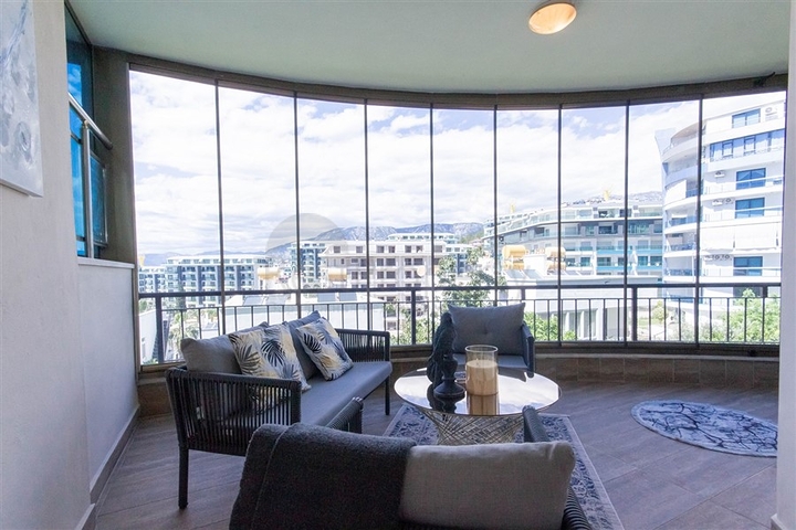 Садовый дуплекс 3+1 с видом на море в районе Каргыджак