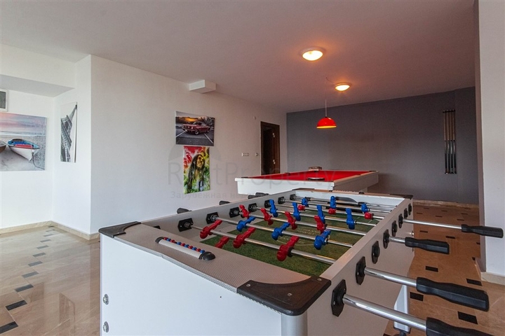 Садовый дуплекс 3+1 с видом на море в районе Каргыджак