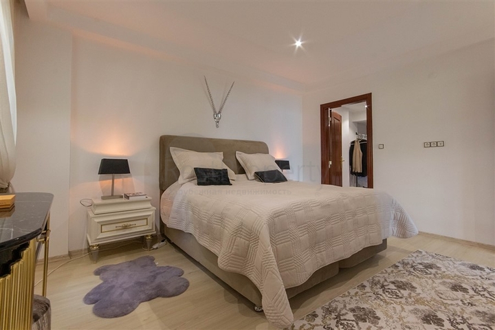 Садовый дуплекс 3+1 с видом на море в районе Каргыджак