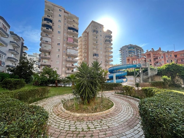 Меблированная трехкомнатная квартира в Махмутларе 