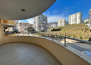 Меблированная трехкомнатная квартира в Махмутларе 