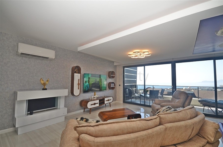 Меблированный пентхаус 2+1 с видом на Средиземное море