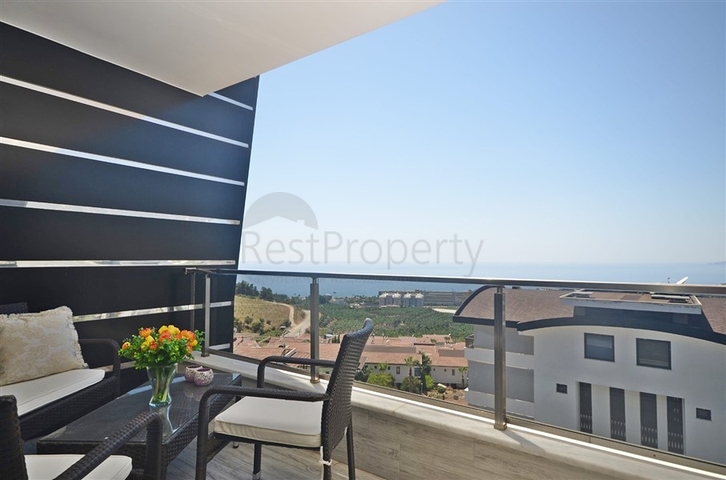 Меблированный пентхаус 2+1 с видом на Средиземное море