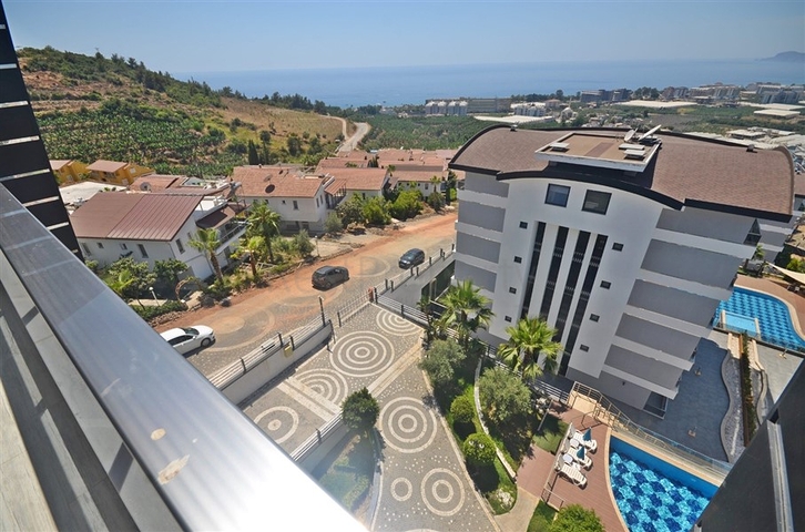 Меблированный пентхаус 2+1 с видом на Средиземное море