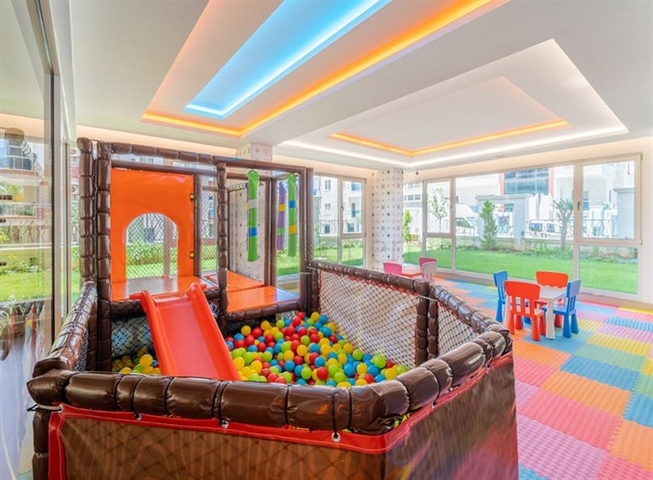 Трехкомнатная меблированная квартира с отдельной кухней в Махмутларе