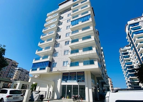 Трехкомнатная меблированная квартира с отдельной кухней в Махмутларе